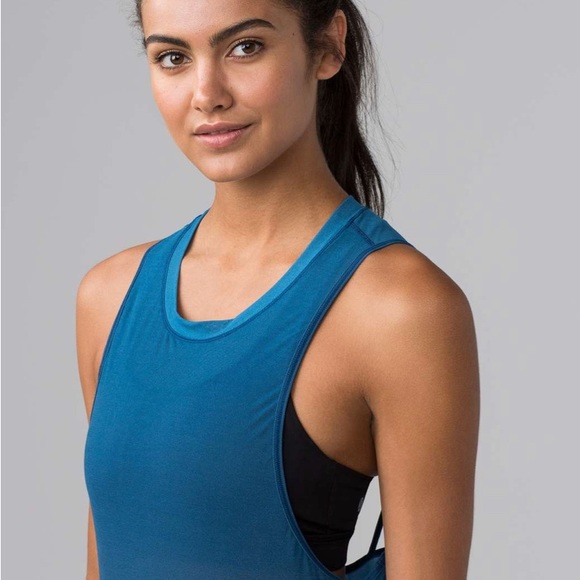 RARE EUC 🌟Lululemon Chase Me Tank Vertical Ombre Prewheeze Tank Whirlpool Jaded - Picture 4 of 7